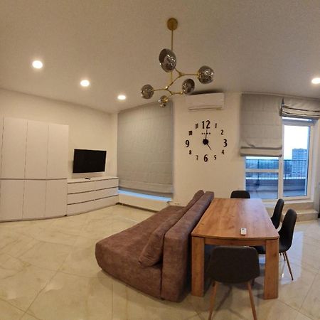 Apartplus - Затишні Апартаменти Dnipro Exterior photo