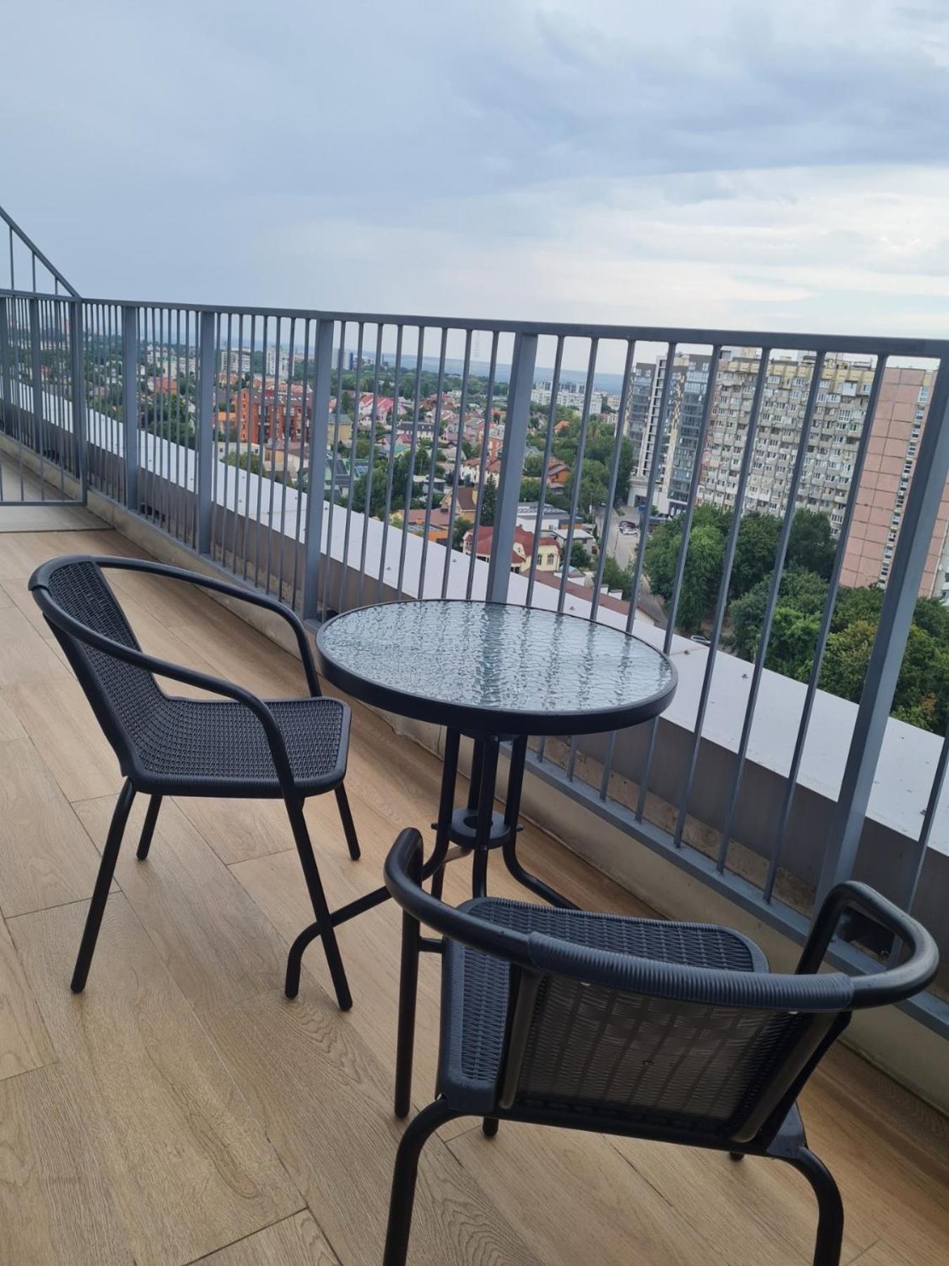 Apartplus - Затишні Апартаменти Dnipro Exterior photo